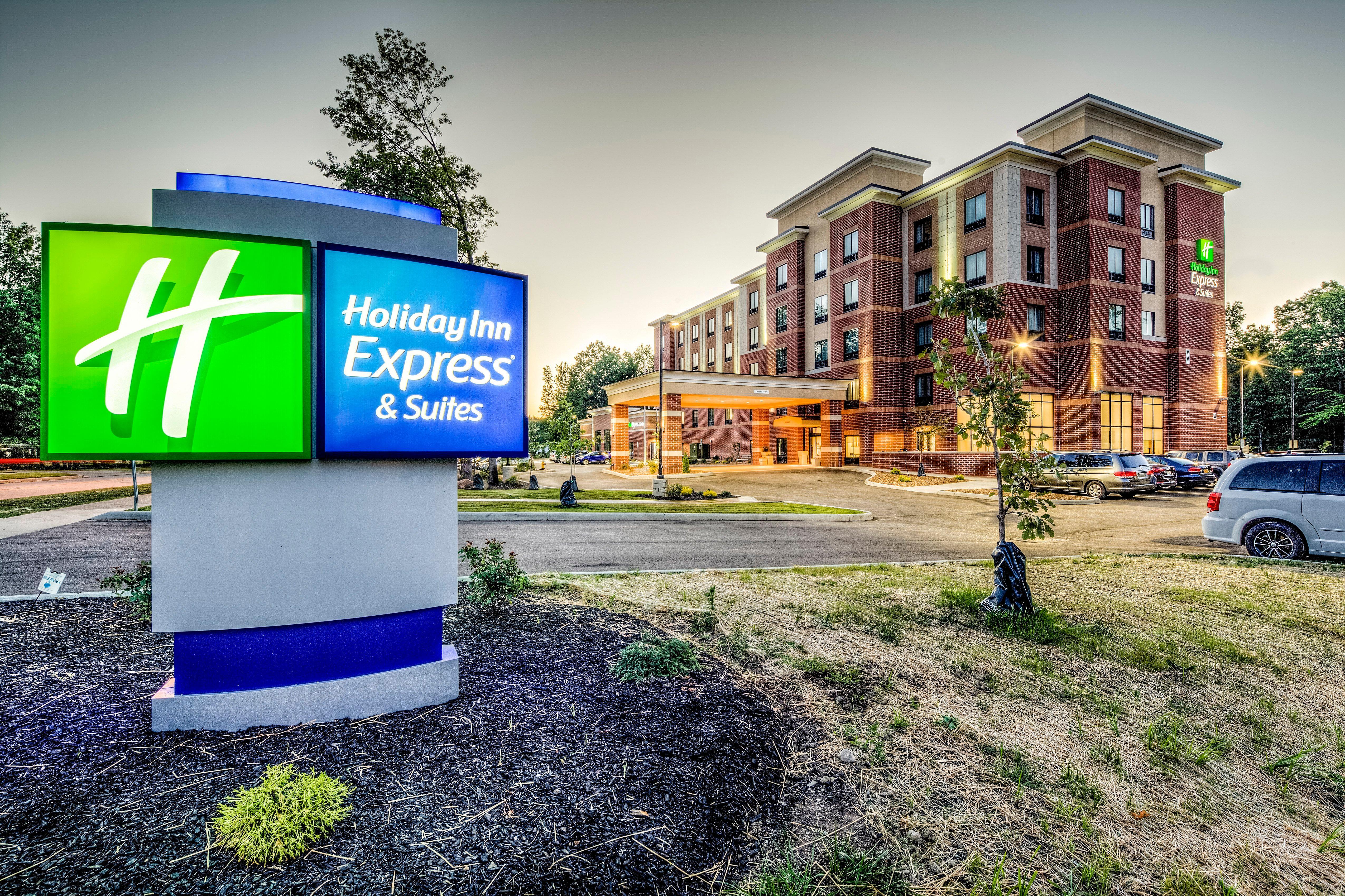 Holiday Inn Express & Suites Cleveland/Westlake, An Ihg Hotel Exterior photo